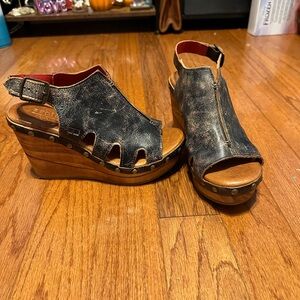 Women's Black Wedge Sandals